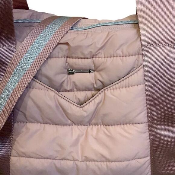 STELLA & DOT Crush It Duffle bag - Picture 7 of 12